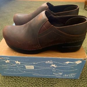 COPY - EUC Dansko Clogs - size 37